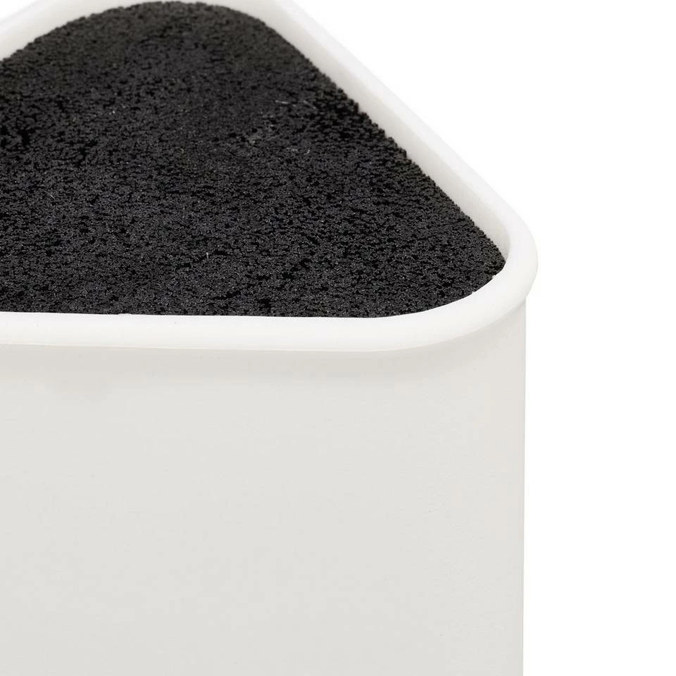 relaxdays Messerblock »Messerblock mit Borsteneinsatz dreieckig«, Weiß Weiß Schwarz, Schwarz 7 relaxdays Messerblock »Messerblock mit Borsteneinsatz dreieckig«, Weiß Weiß Schwarz, Schwarz – Bild 7